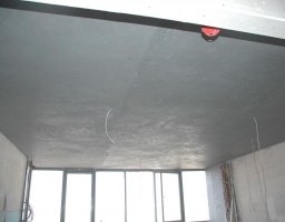 Как правильно штукатурить потолок